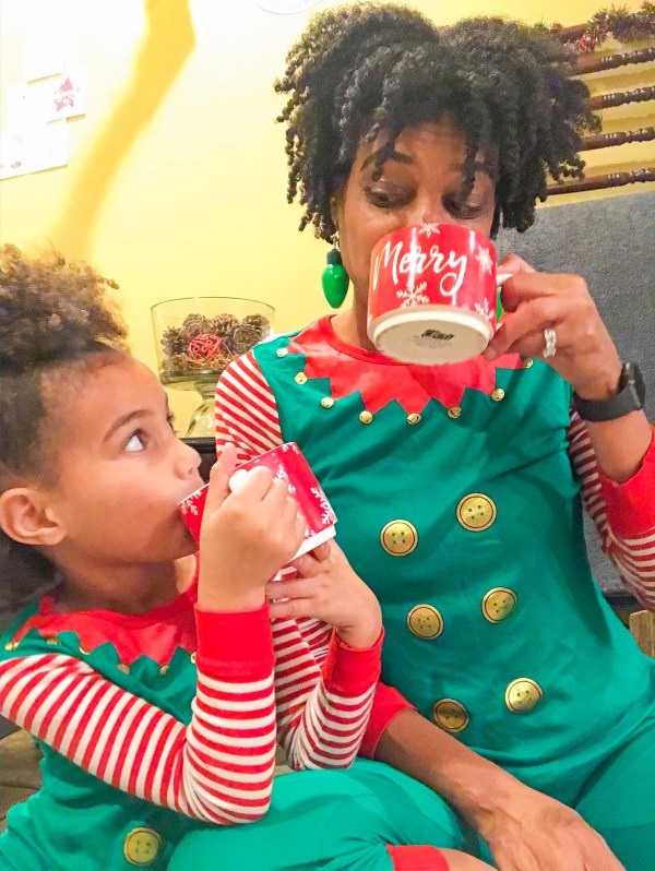 Mommy and Me matching pajamas #christmasphotos #christmasspirit #christmascheer #holidaycheer #mommyandmephoto #elfpajamas #christmaspajamas