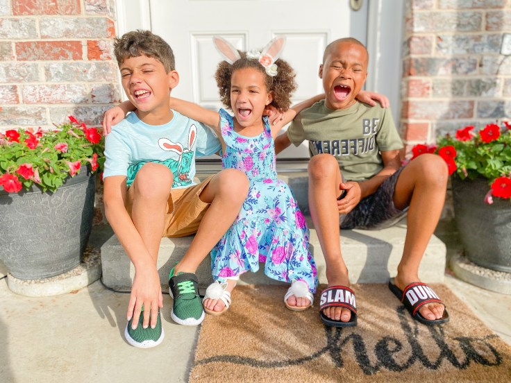 A family photo shoot is an excellent way to enjoy time together as a family. #familyactivities #freeactivities #budgetfriendlyactivities #kidactivities #familyfun