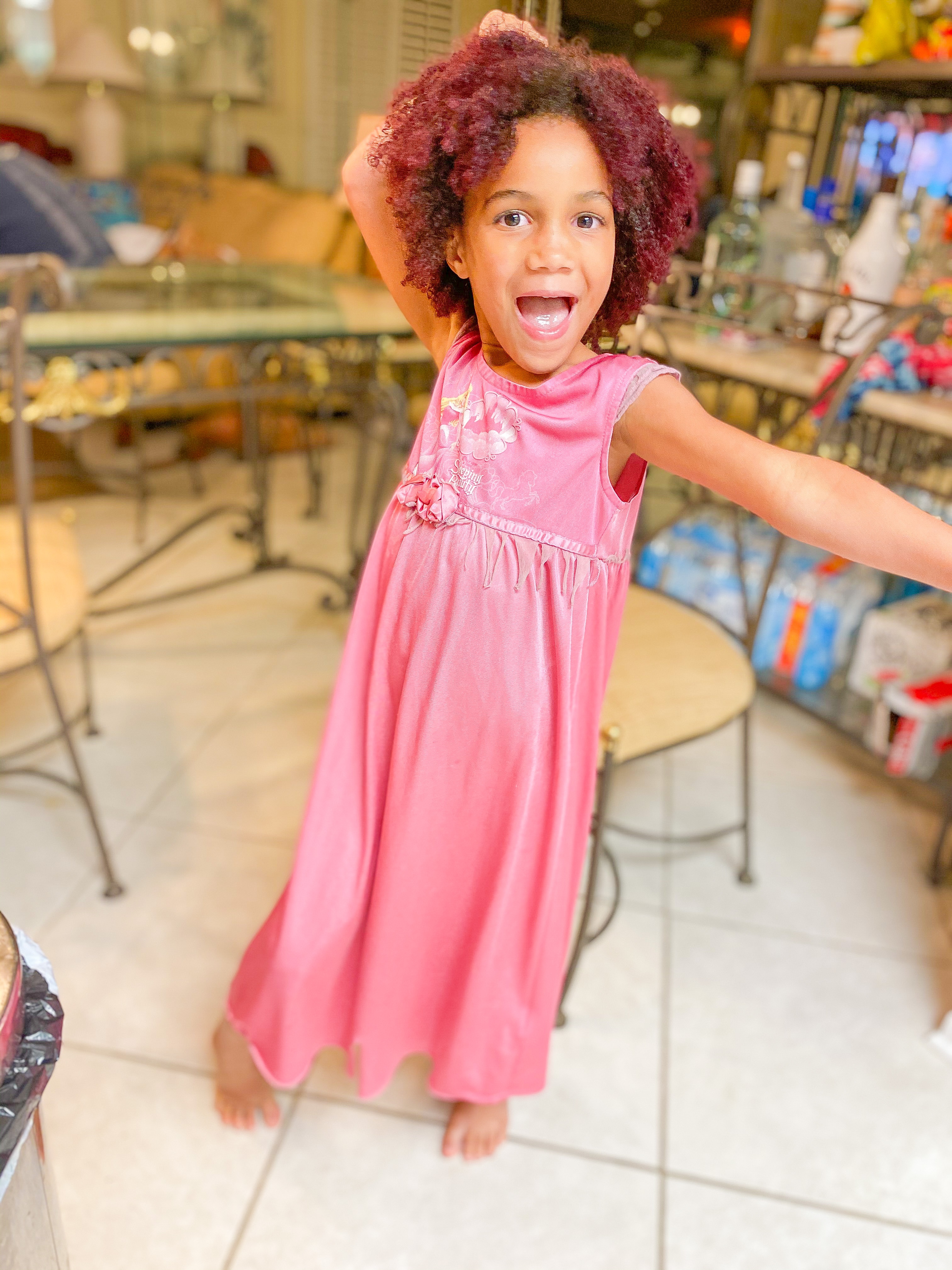 We all love perfect summer coils with a hint of color.  #naturalhairjourney #naturalhaircare #summerhair #summerhairstyles #curlyhair #curlyhaircare #summernaturalhair #summercurlyhair