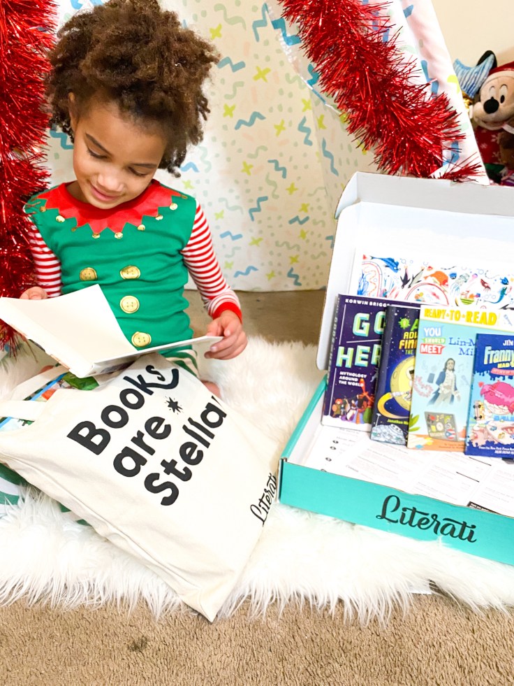 Free Christmas Activities - Read a Christmas Book | ordinarilyextraordinarymom #freechristmasactivities #kidsactivities #kidschristmasactivities #christmasbook #freeChristmasprintable #kidsbooks #kidsreading