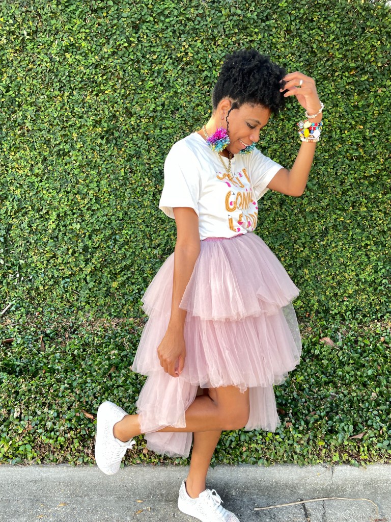 One way to style a graphic tee is to tuck it, especially into a tutu | ordinarilyextraordinarymom #graphictees #graphicteeoutfit #graphictshirt #graphictshirtoutfit#stylingagraphictee #tulleskirt #tulleoutfit